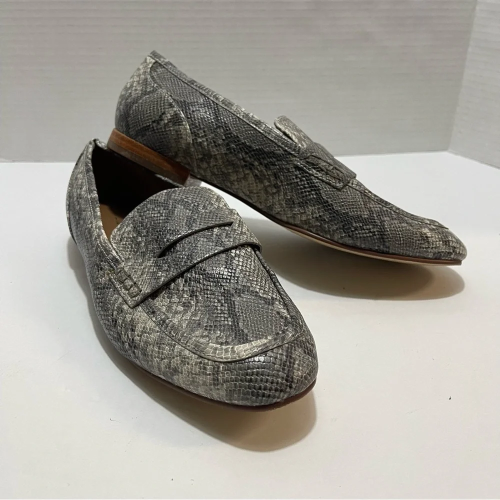 14th‎ & Union Gray Snakeskin Loafers